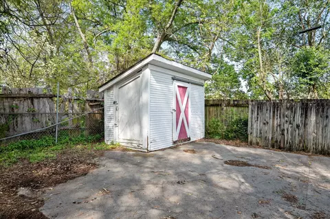 Exterior - 837 N 7th Ave, Laurel, MS 39440 photo 11 of 11