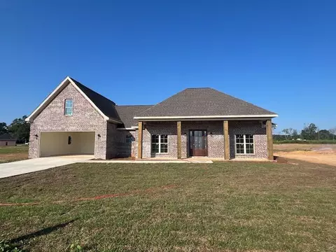 27 M D Thompson Rd, Moselle, MS 39459