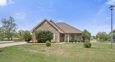 61 Lakeland Cir, Petal, MS 39465