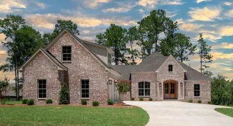 130 Brookhollow Blvd, Hattiesburg, MS 39402