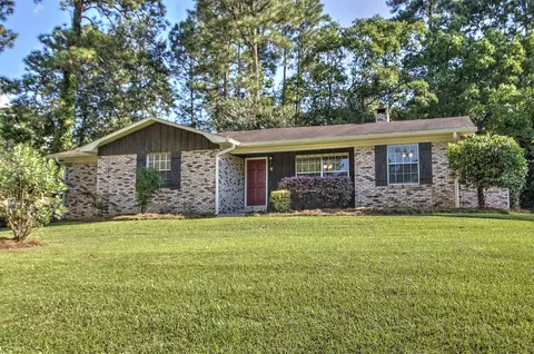 4 Sharmont Dr, Hattiesburg, MS 39402
