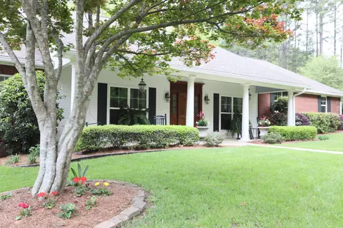 401 W Lake Rd, Hattiesburg, MS 39402