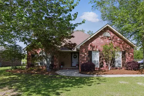 73 Lakeland Cir, Petal, MS 39465