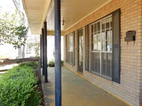 Exterior - 608 E 11th St, Laurel, MS 39440 photo 6 of 9