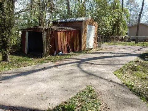 Exterior - 608 E 11th St, Laurel, MS 39440 photo 5 of 9