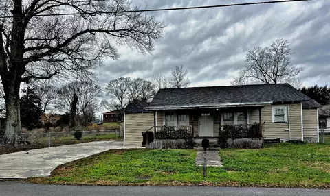 1305 Arledge St, Hattiesburg, MS 39401
