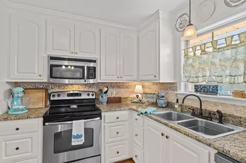 Kitchen - 14 E Spruce, Sumrall, MS 39482 photo 3 of 3