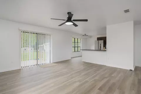 Living - 47 Evans Ln, Laurel, MS 39443 photo 2 of 2