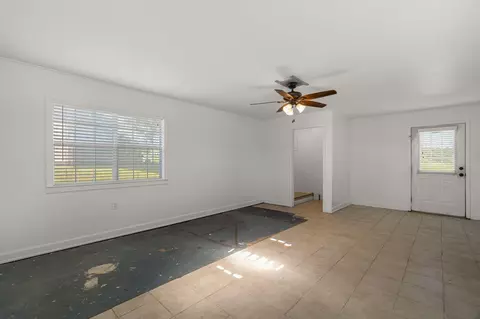 Living - 174 Doc Johnson Rd, Purvis, MS 39475 photo 4 of 5