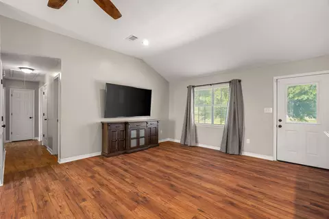 Living - 174 Doc Johnson Rd, Purvis, MS 39475 photo 2 of 5