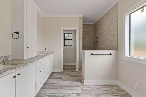 Bath - 8 Brunswick Pt, Sumrall, MS 39482 photo 1 of 2