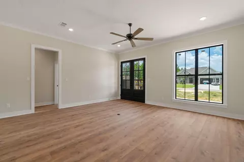 Living - 8 Brunswick Pt, Sumrall, MS 39482 photo 2 of 2