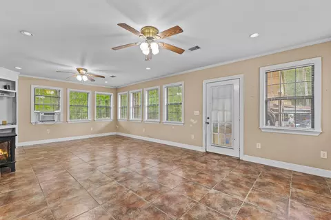 Living - 29 Ramshur Loop, Columbia, MS 39429 photo 4 of 5