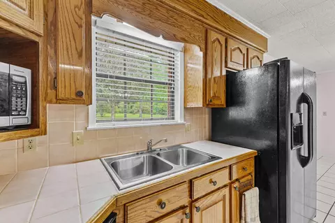 Kitchen - 29 Ramshur Loop, Columbia, MS 39429 photo 4 of 4