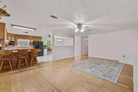 Living - 29 Ramshur Loop, Columbia, MS 39429 photo 2 of 5