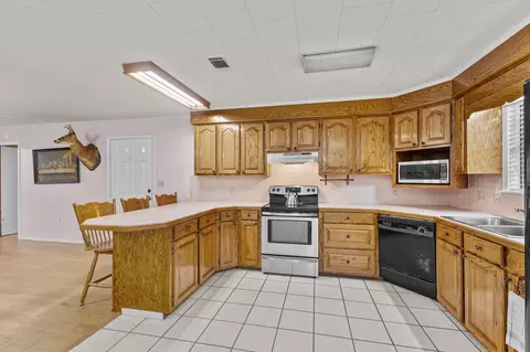 Kitchen - 29 Ramshur Loop, Columbia, MS 39429 photo 3 of 4