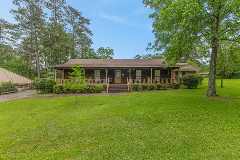 108 Pinecrest St, Collins, MS 39428 photo 1