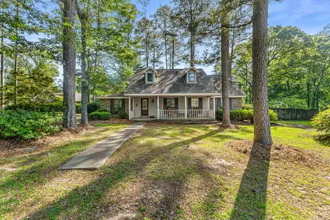 29 Leaf Ln, Hattiesburg, MS 39402