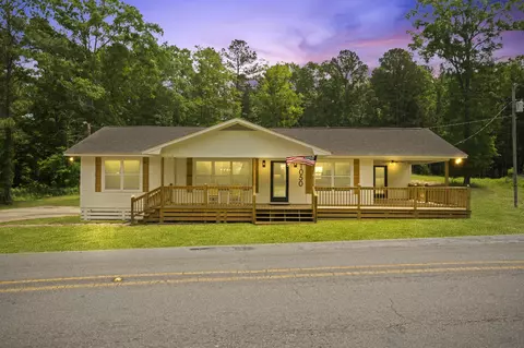 1050 Cold Springs Rd, Collins, MS 39428