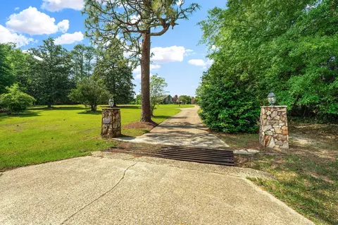 1072 Richburg Rd, Hattiesburg, MS 39402