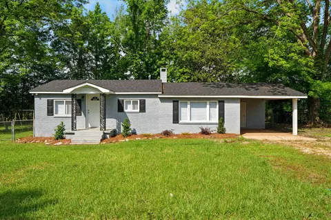 319 N Jackson Ave, Quitman, MS 39355