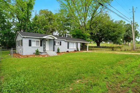 319 N Jackson Ave, Quitman, MS 39355 photo 3