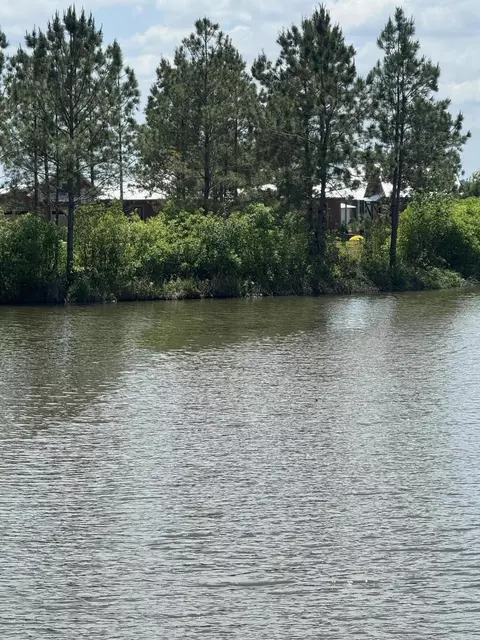 8 Paddle Pt, Lumberton, MS 39455