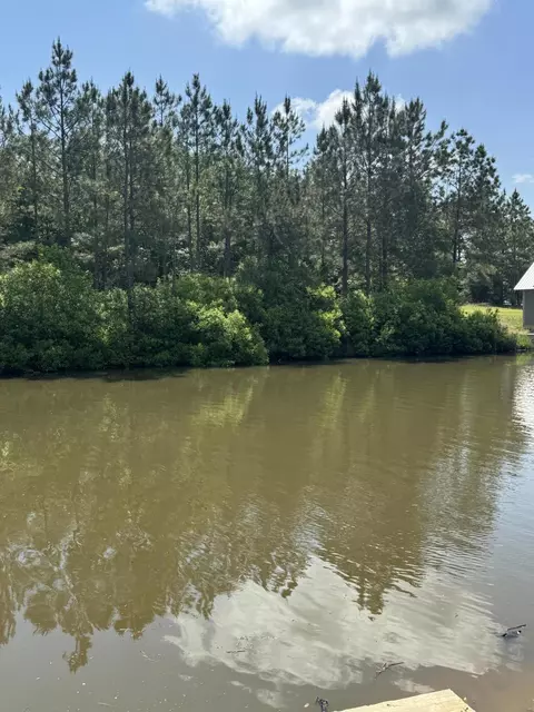 8 Jitterbug Bnd, Lumberton, MS 39455