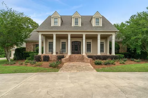 122 Bellewood Rd, Hattiesburg, MS 39402
