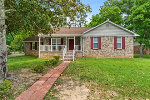 2107 Sunset Dr, Hattiesburg, MS 39402