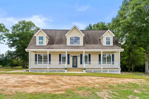 595 Delk Rd, Seminary, MS 39479
