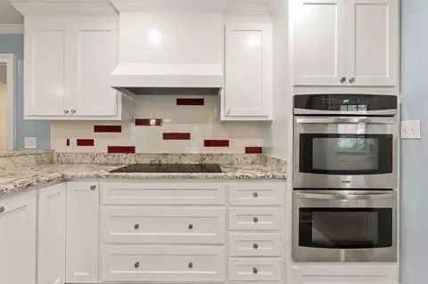 Kitchen - 202 Poplar Loop, Petal, MS 39465 photo 2 of 3