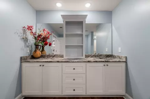 Bath - 202 Poplar Loop, Petal, MS 39465 photo 4 of 8