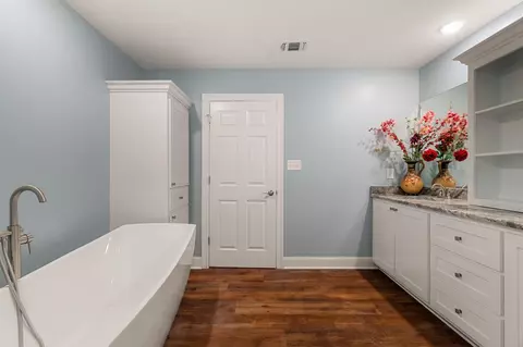 Bath - 202 Poplar Loop, Petal, MS 39465 photo 2 of 8
