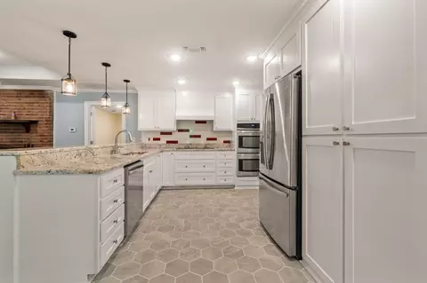 Kitchen - 202 Poplar Loop, Petal, MS 39465 photo 1 of 3
