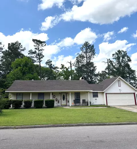 109 Bellair Dr, Hattiesburg, MS 39402