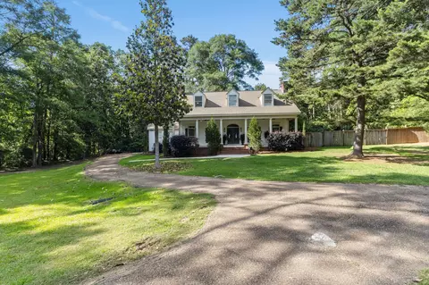 12 Summertree Pl, Hattiesburg, MS 39402