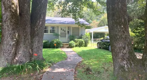 1145 N 15th Ave, Laurel, MS 39440