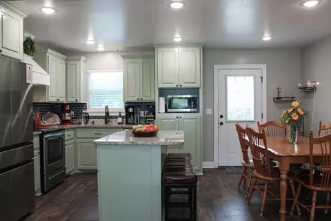 Kitchen - 107 Mozingo Dr, Petal, MS 39465 photo 2 of 5