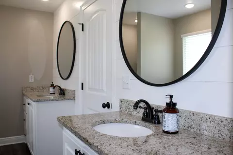 Bath - 107 Mozingo Dr, Petal, MS 39465 photo 1 of 5