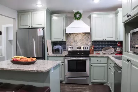 Kitchen - 107 Mozingo Dr, Petal, MS 39465 photo 4 of 5
