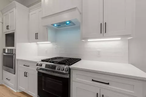 Kitchen - 41 Redmont Dr, Sumrall, MS 39482 photo 5 of 5
