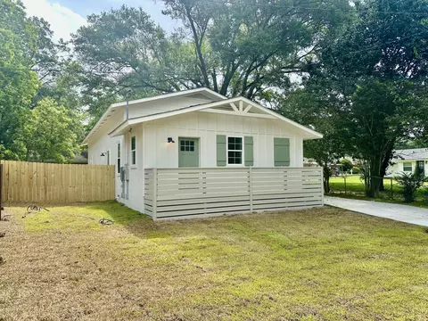 102 Oakwood Dr, Petal, MS 39465