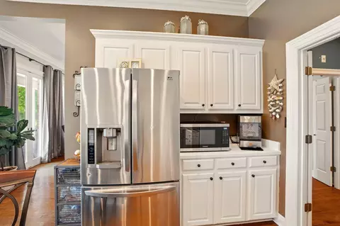 Kitchen - 906 Co Rd 8, Stringer, MS 39481 photo 7 of 7