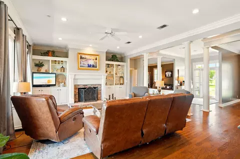 Living - 906 Co Rd 8, Stringer, MS 39481 photo 1 of 5
