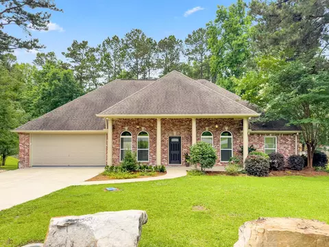 66 Auburn Pl, Hattiesburg, MS 39402