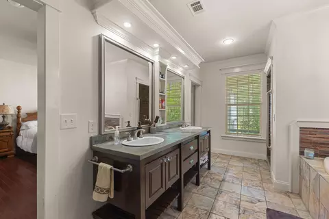 Bath - 471 Dobson Rd, Purvis, MS 39475 photo 2 of 3