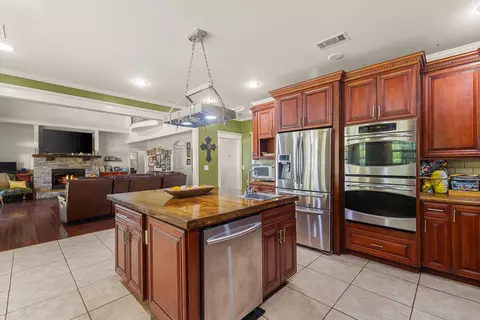 Kitchen - 471 Dobson Rd, Purvis, MS 39475 photo 3 of 4