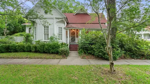 820 E Laurel Ave, Hattiesburg, MS 39401