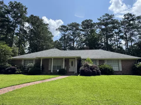 1504 Ridgewood, Columbia, MS 39429